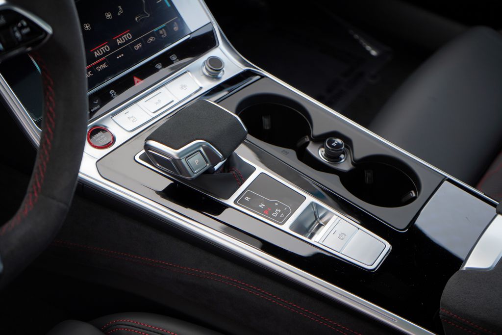 Thumbnail: 2025 Audi RS 7 - 13