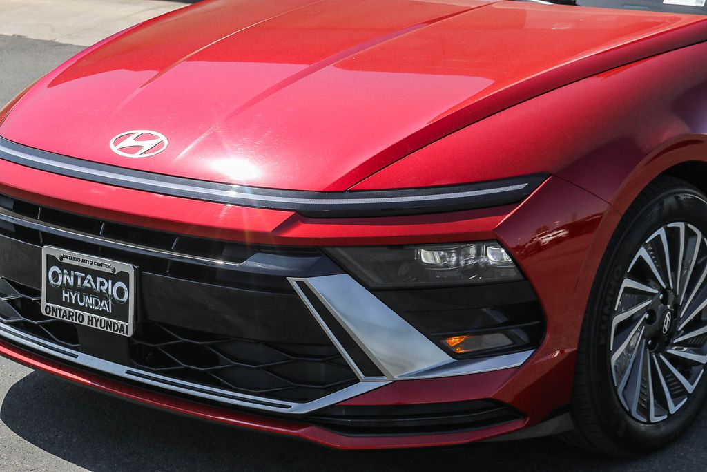 Certified Used 2025 Red Hyundai SEL image 4