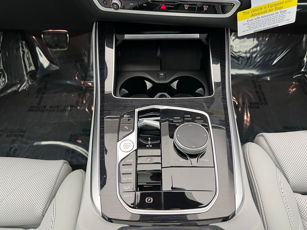 Thumbnail: 2026 BMW X5 - 12