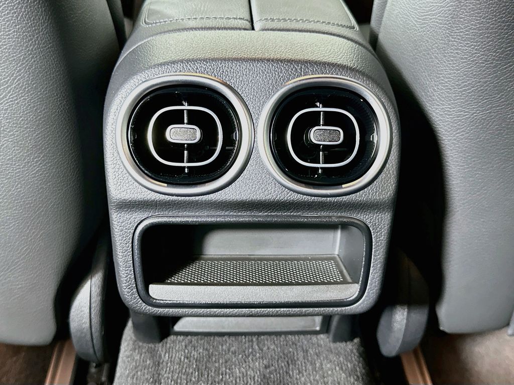 Thumbnail: 2024 Mercedes-Benz C-Class - 25