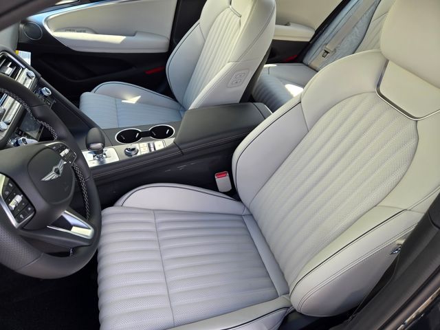 2025 Genesis G70  17