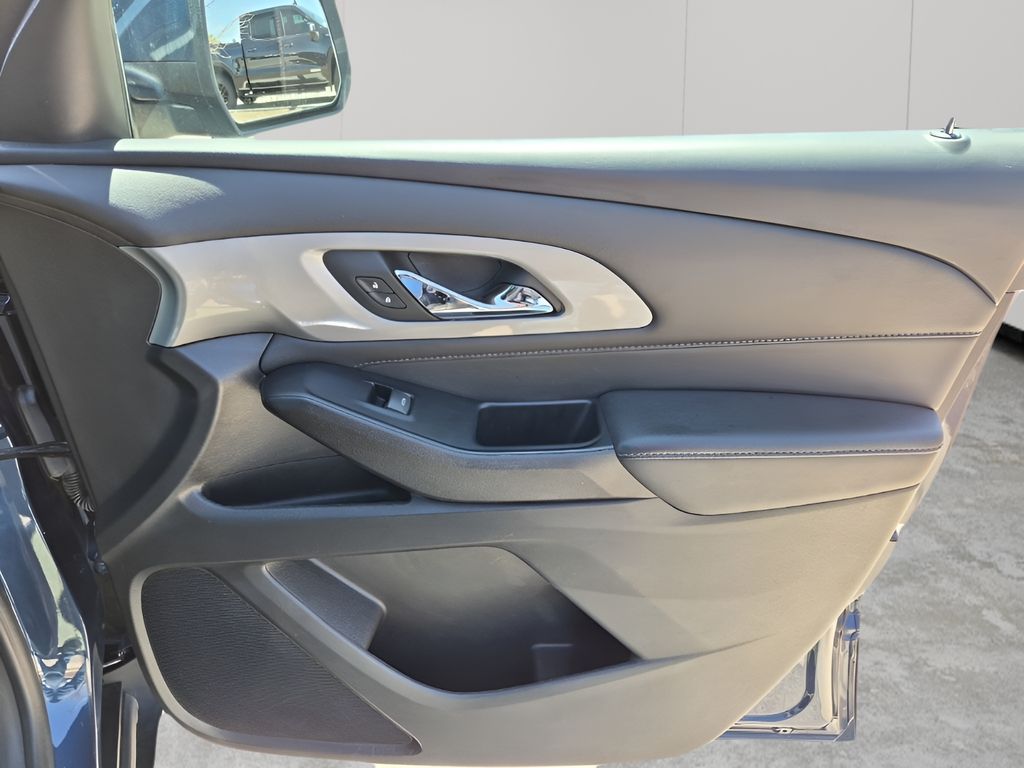 Used Car 2023 Chevrolet Traverse  Lt For Sale Under $30,000 In Austin, Texas