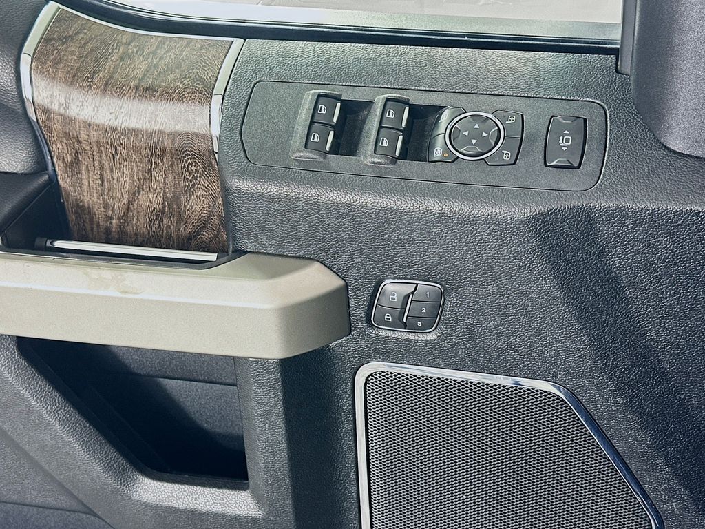 Thumbnail: 2019 Ford Econoline - 17