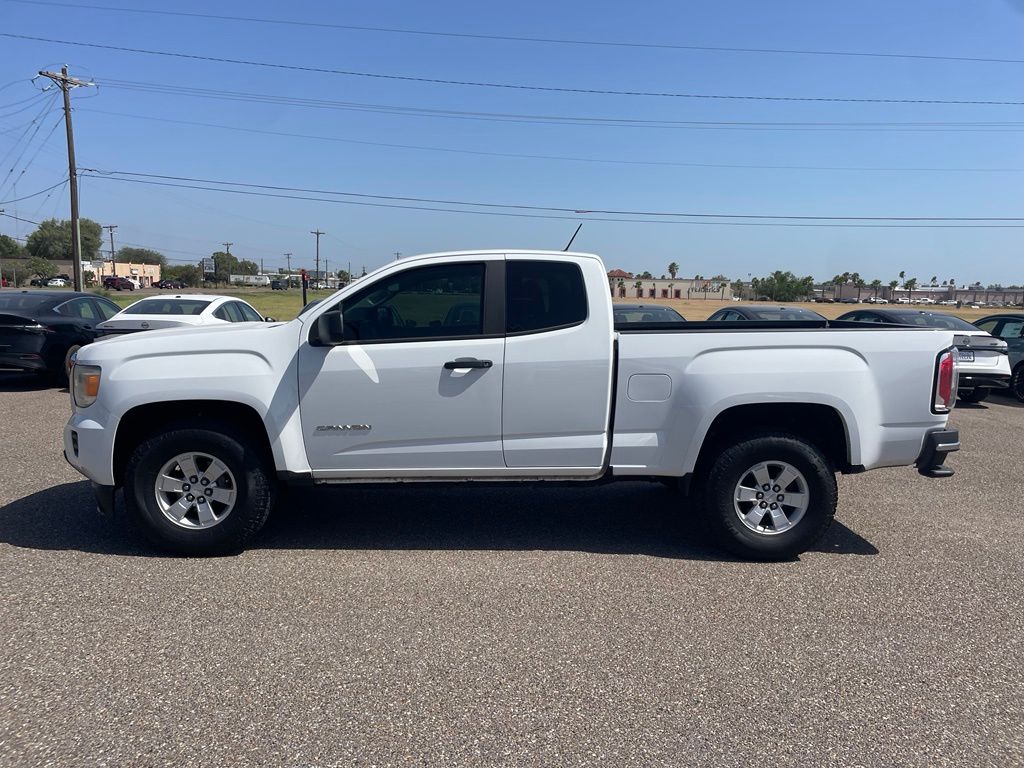 Used 2020 White GMC Base image 4