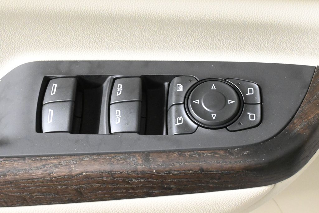 Thumbnail: 2023 GMC Acadia - 29