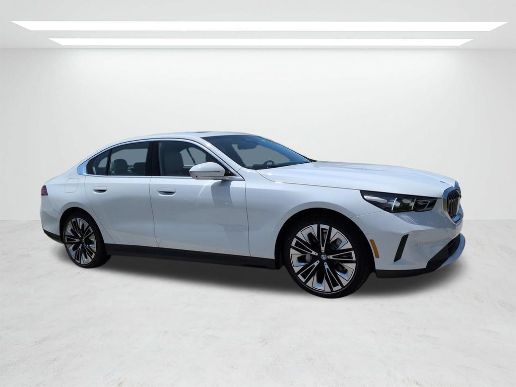 New 2027 White BMW 530i image 2