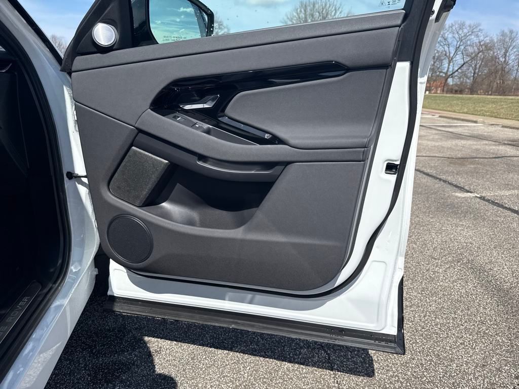 2026 Land Rover Range Rover Evoque Dynamic SE - Photo 15