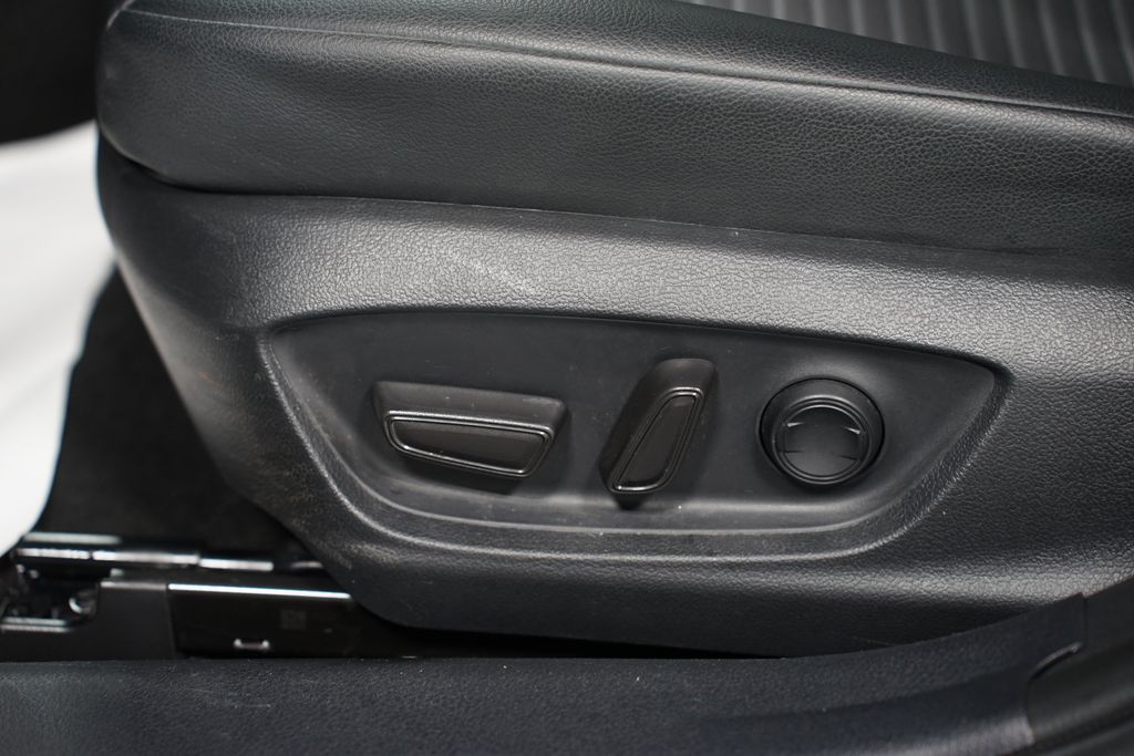 Thumbnail: 2024 Toyota Camry - 31