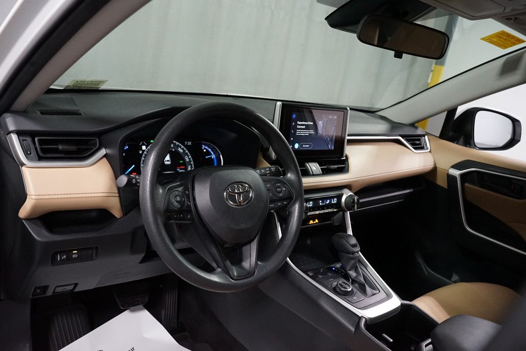 Thumbnail: 2025 Toyota RAV4 - 11