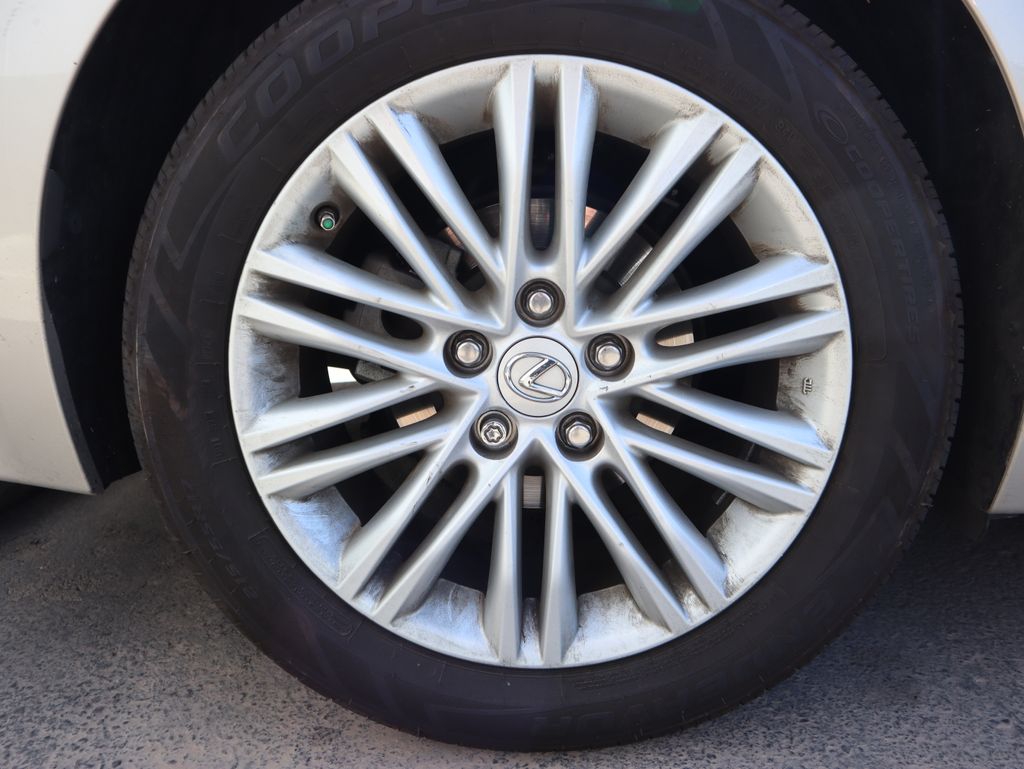 Thumbnail: 2016 Lexus ES - 17