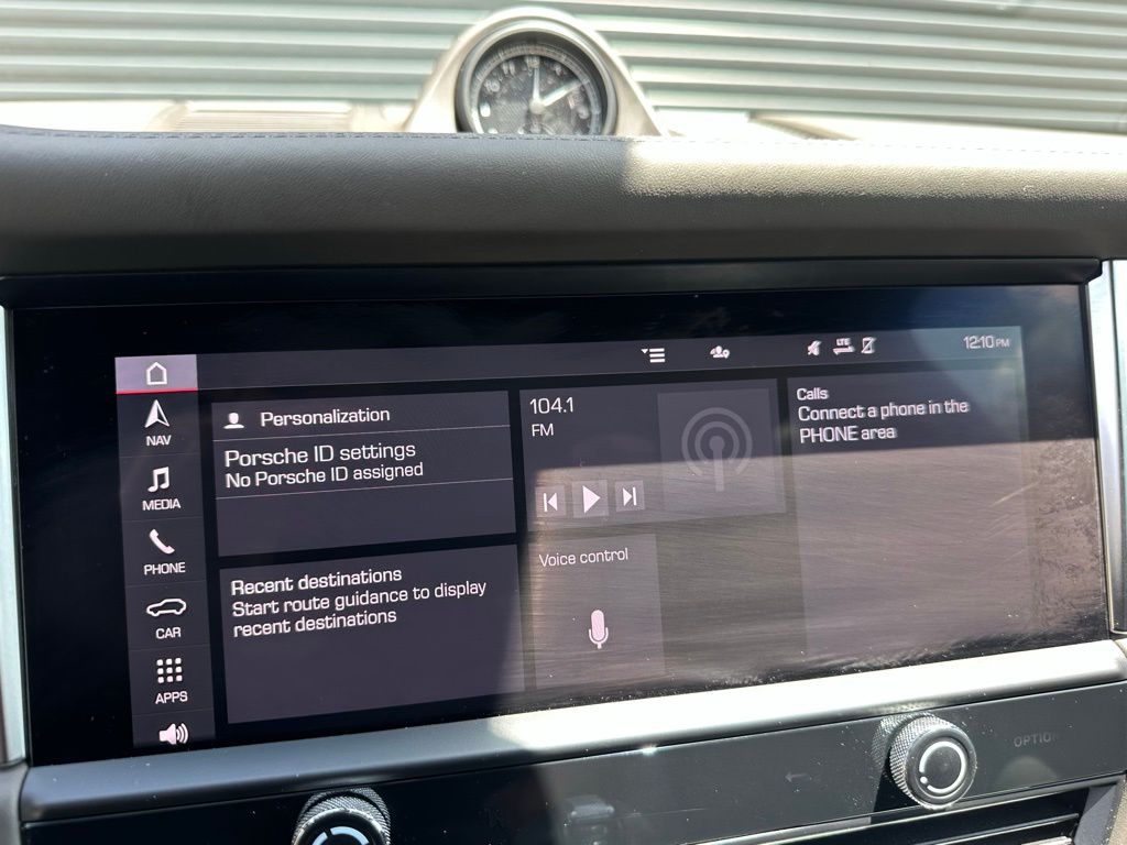 2022 Porsche Macan  23