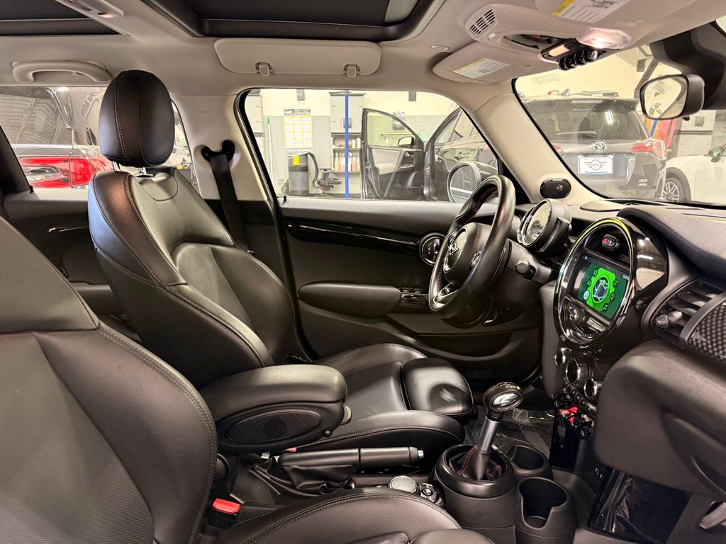 Thumbnail: 2019 MINI Cooper - 27