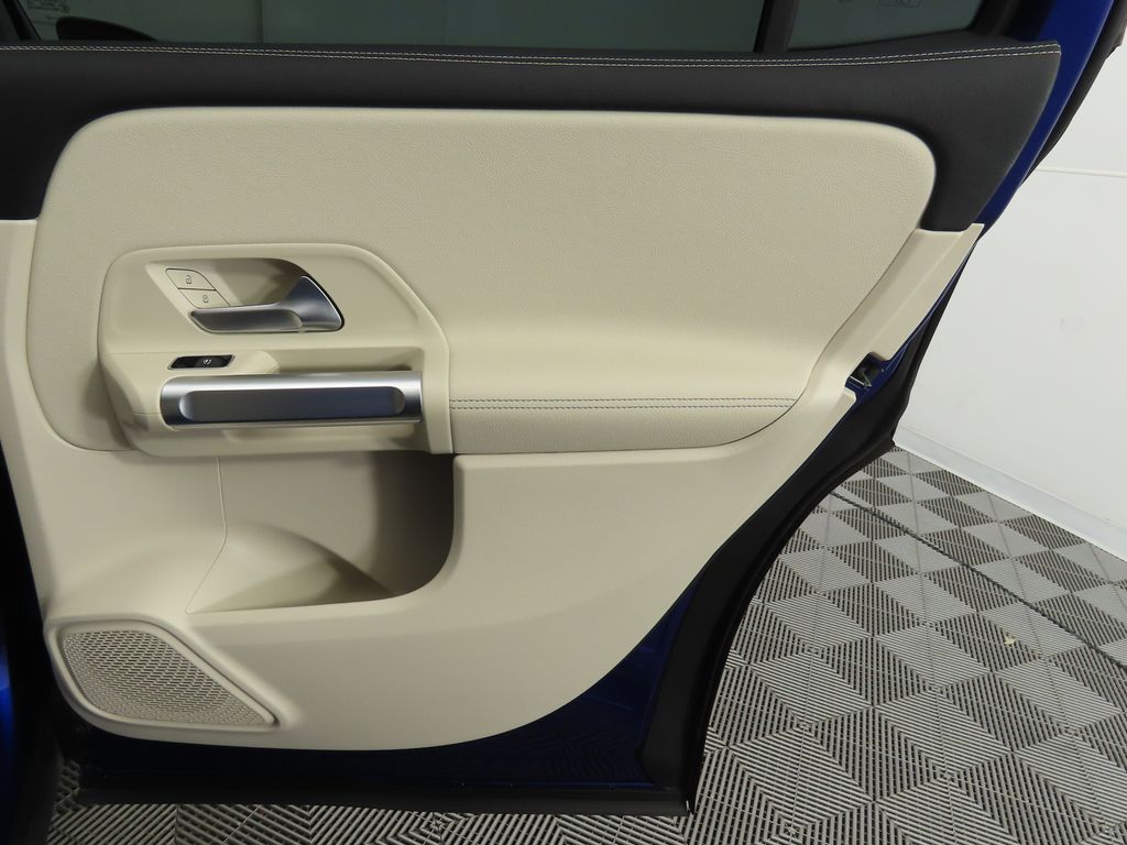 2022 Mercedes-Benz GLB 250 27