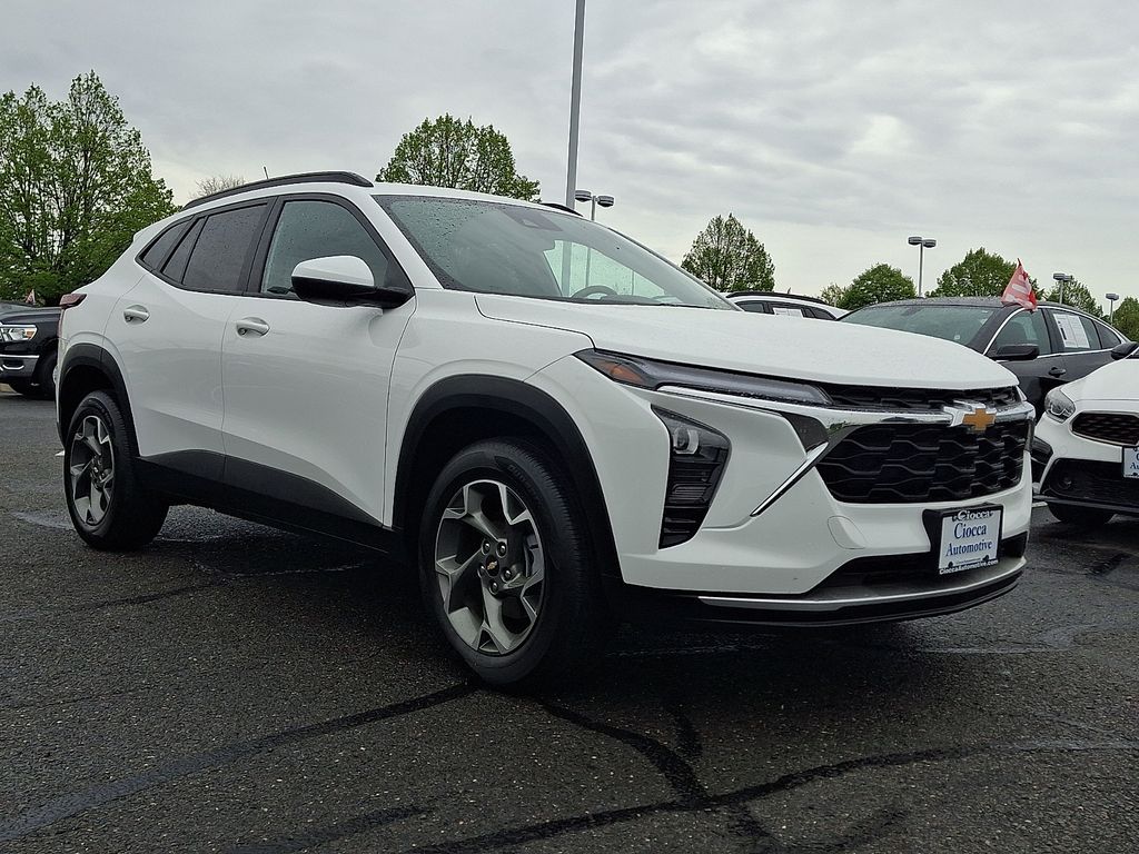 used 2025 Chevrolet Trax car, priced at $23,457