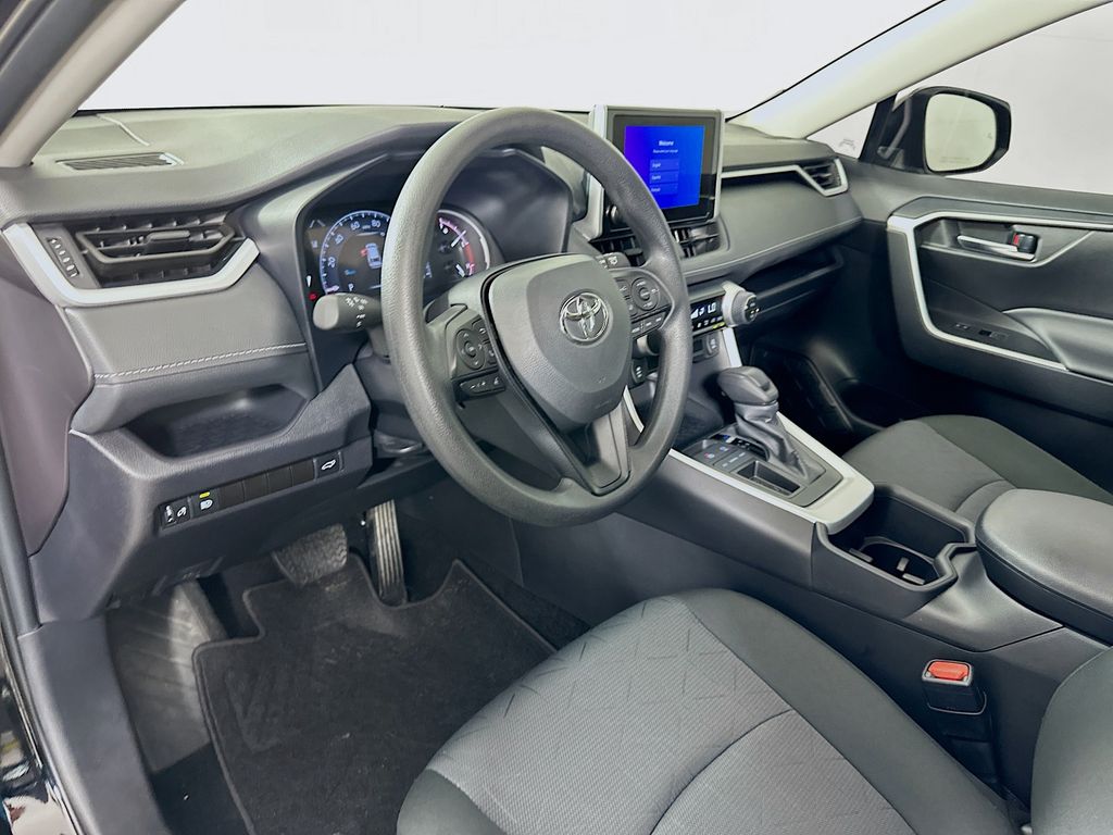 Thumbnail: 2025 Toyota RAV4 - 9