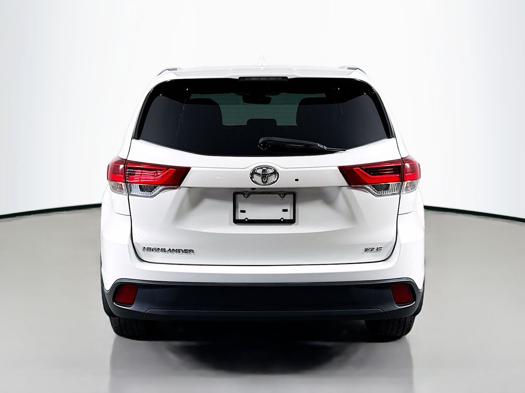Thumbnail: 2018 Toyota Highlander - 6