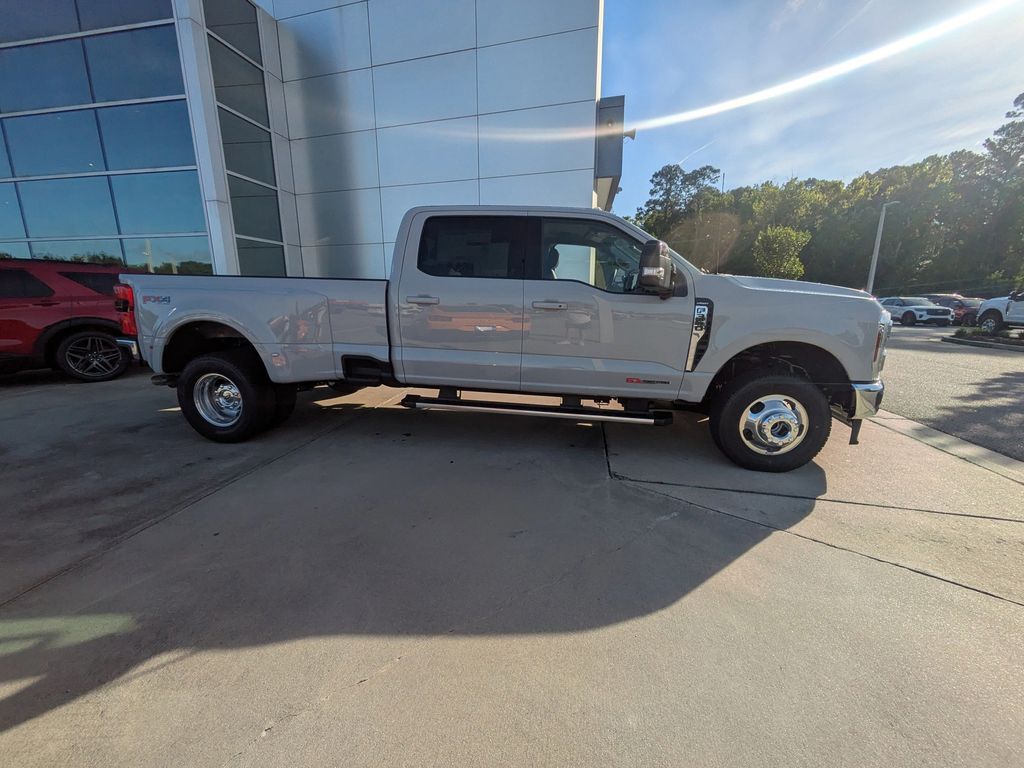 2026 Ford F-350 Super Duty LARIAT