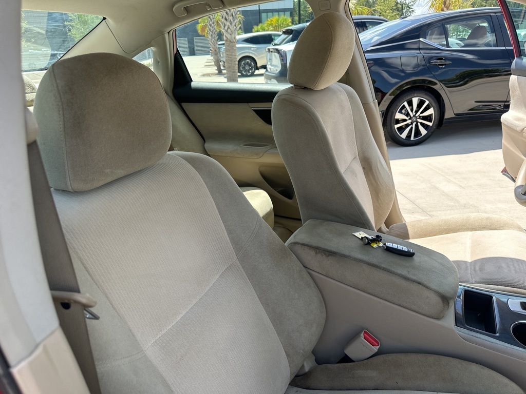 2013 Cayenne Red Metallic Nissan Altima 2.5 S FWD Sedan