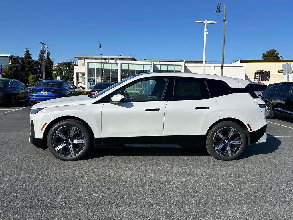 2025 BMW iX xDrive50 2