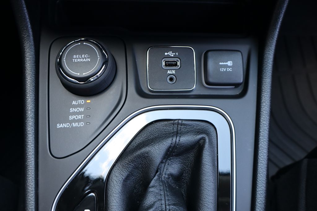 used 2023 Jeep Cherokee car, priced at $24,800