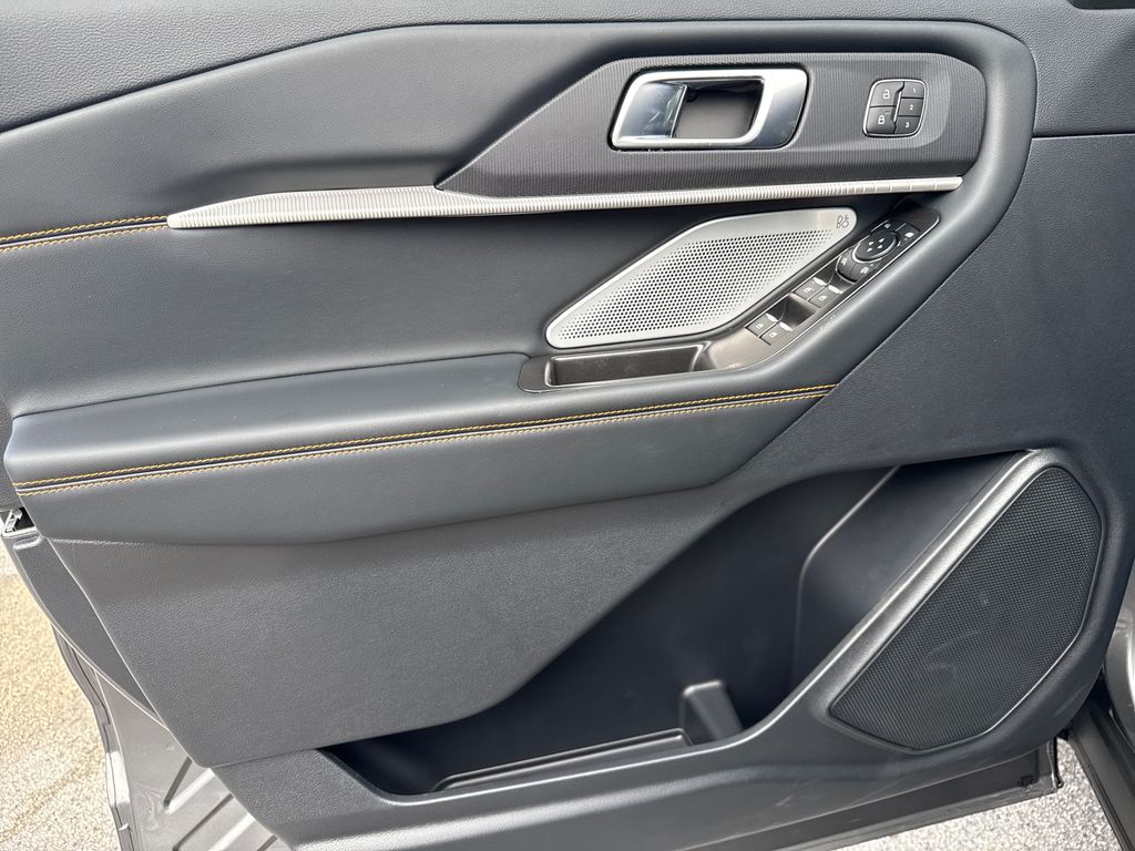 New 2026 Gray Ford Tremor image 18