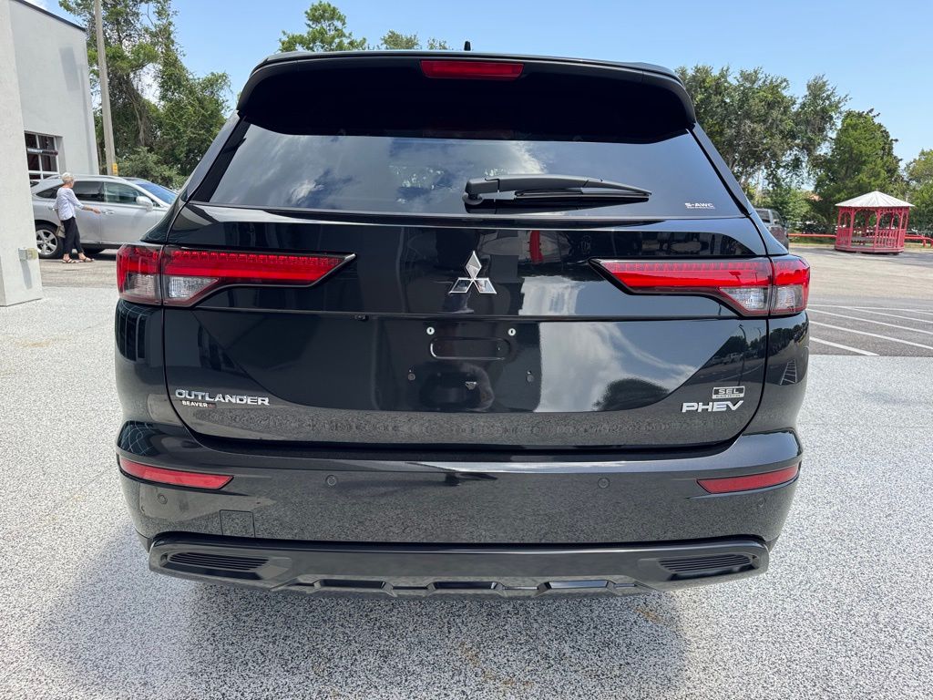 2025 Mitsubishi Outlander PHEV SEL photo 6