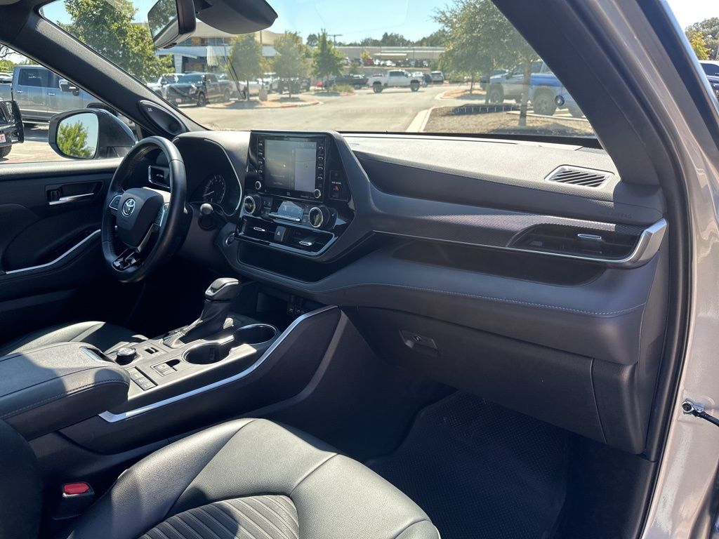 Used Car 2021 Toyota Highlander  Xse For Sale Under $40,000 In Austin, Texas