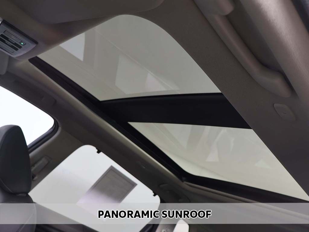 Used 2023 Black Nissan SL image 4