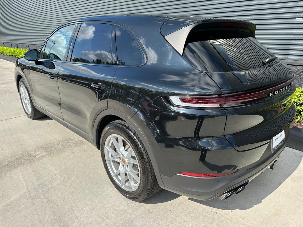 Thumbnail: 2024 Porsche Cayenne - 3