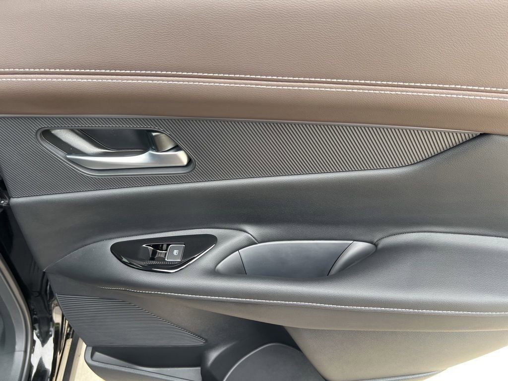 2025 Super Black Nissan Murano Platinum AWD SUV