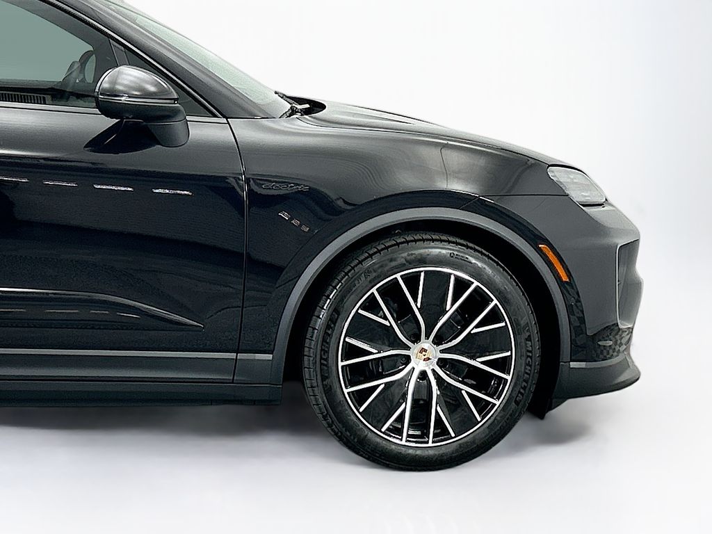 Thumbnail: 2025 Porsche Macan - 11
