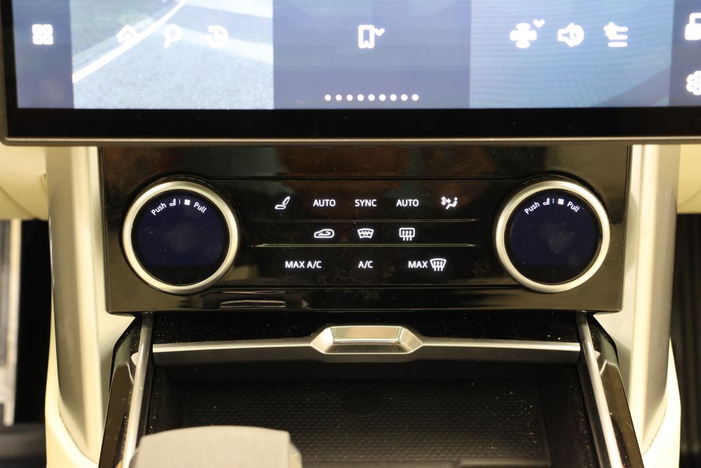 Thumbnail: 2023 Land Rover Range Rover - 23