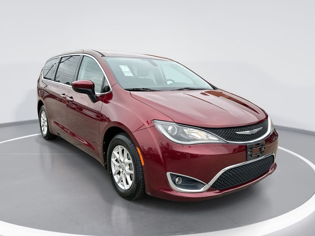 2017 Chrysler Pacifica Touring Plus's photo