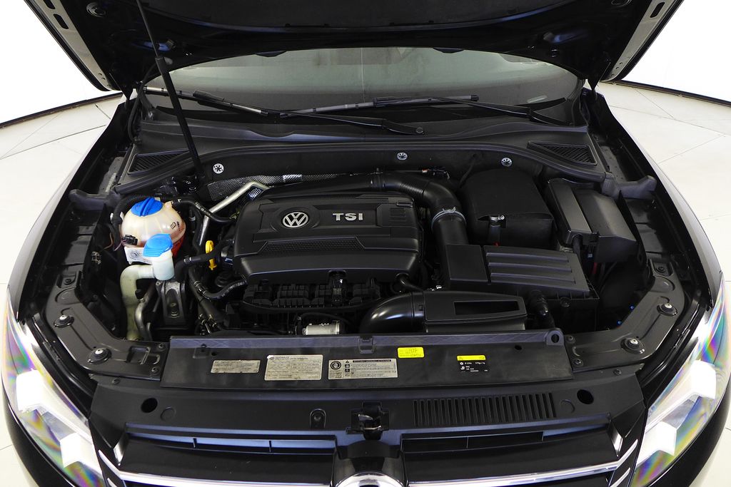 Thumbnail: 2015 Volkswagen Passat - 6
