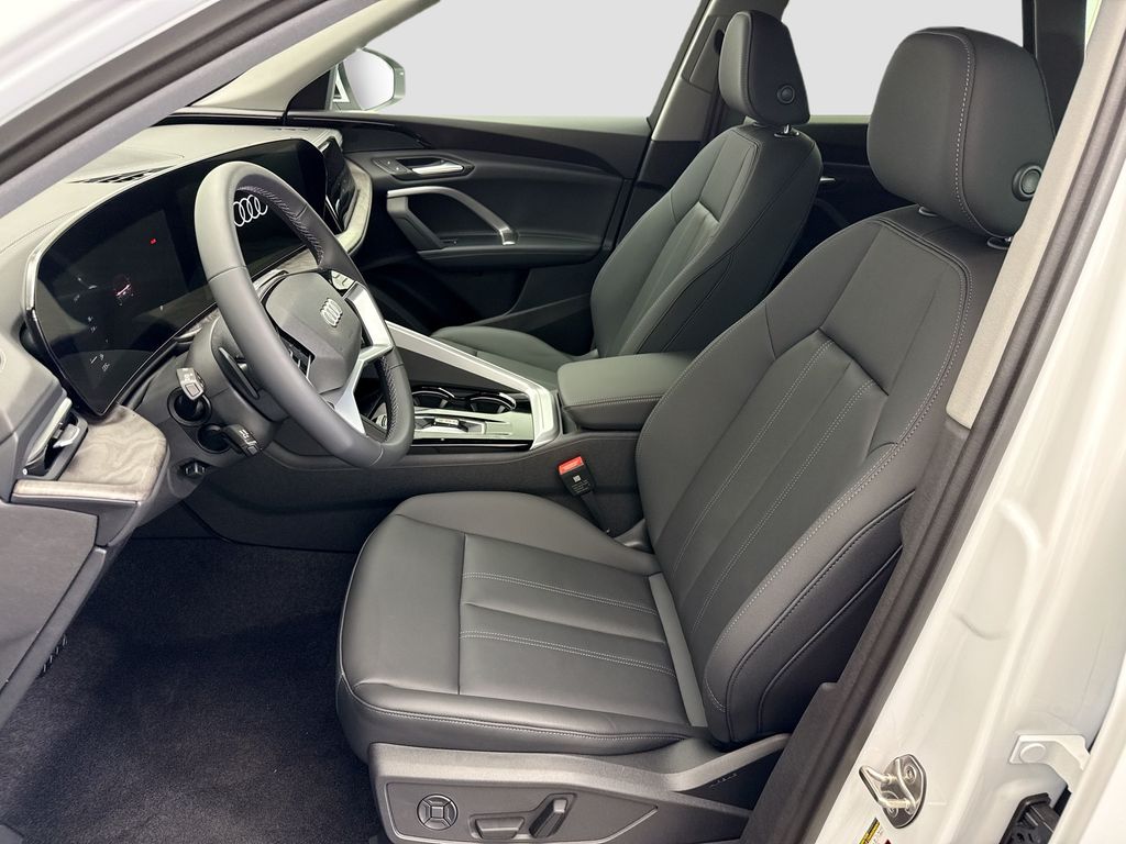 Thumbnail: 2025 Audi Q5 - 18