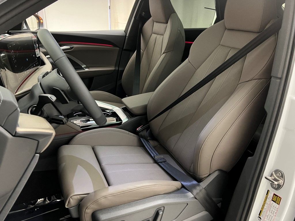 Thumbnail: 2025 Audi Q5 - 21