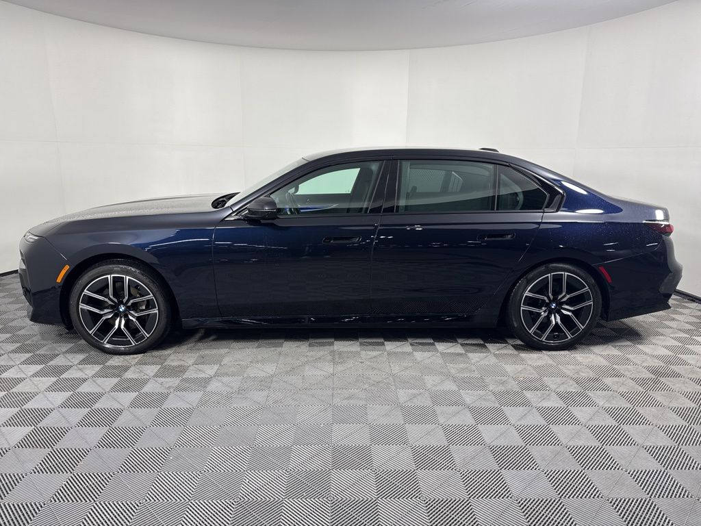 Thumbnail: 2023 BMW 7 Series - 8