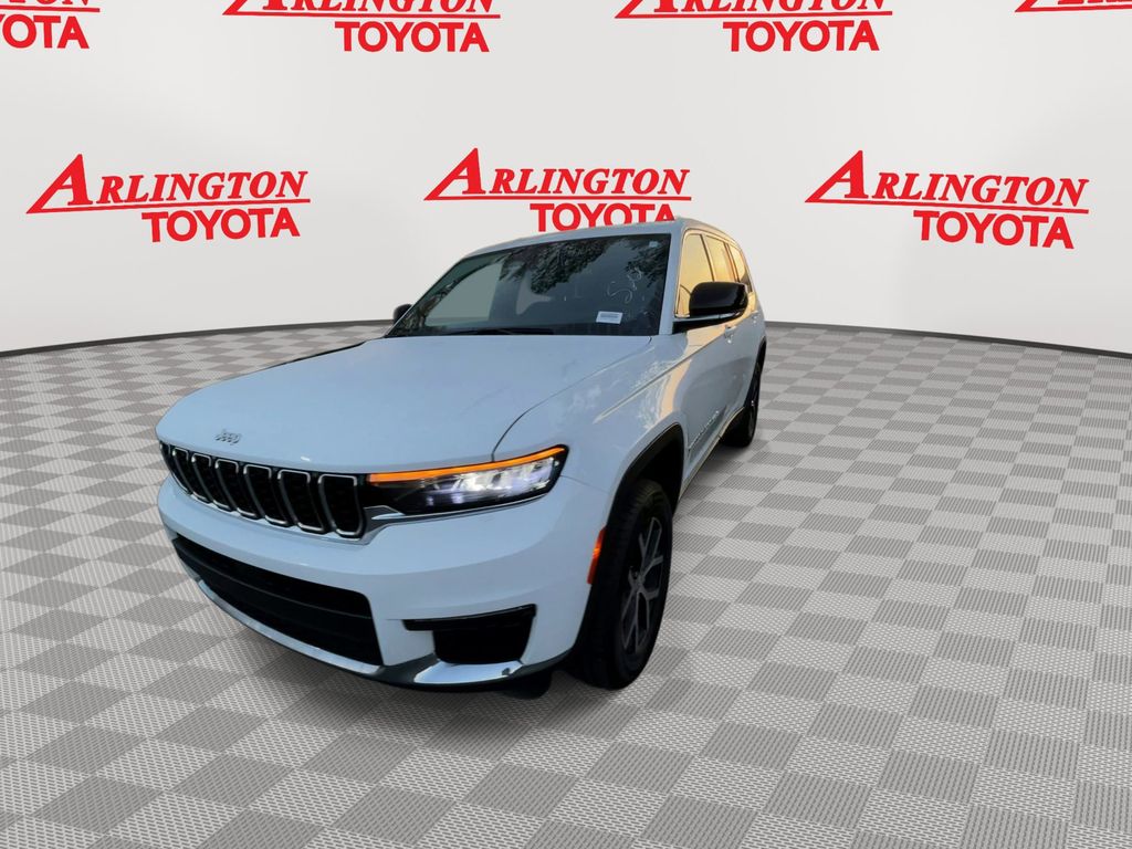 View vehicle photo 4