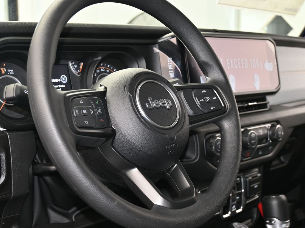 New 2026 Reign Jeep Sport image 13