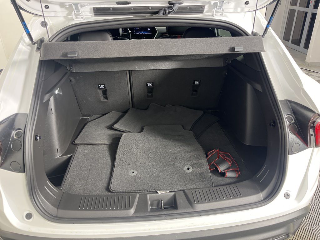 Thumbnail: 2025 Chevrolet Trax - 18