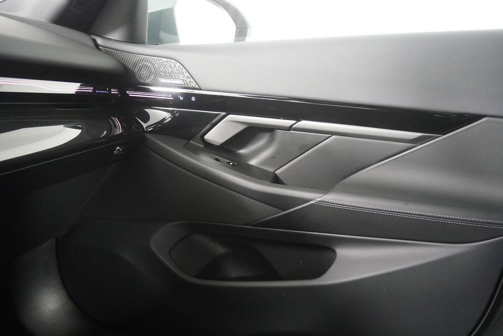 Thumbnail: 2025 BMW 5 Series - 30