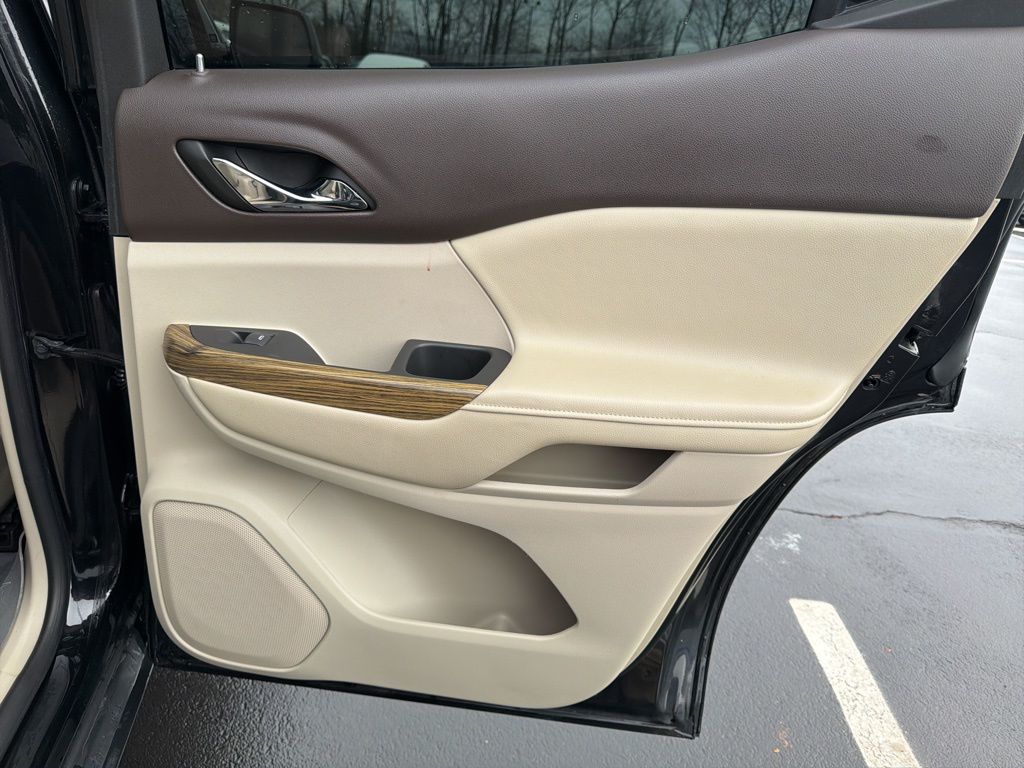 Thumbnail: 2017 GMC Acadia - 26