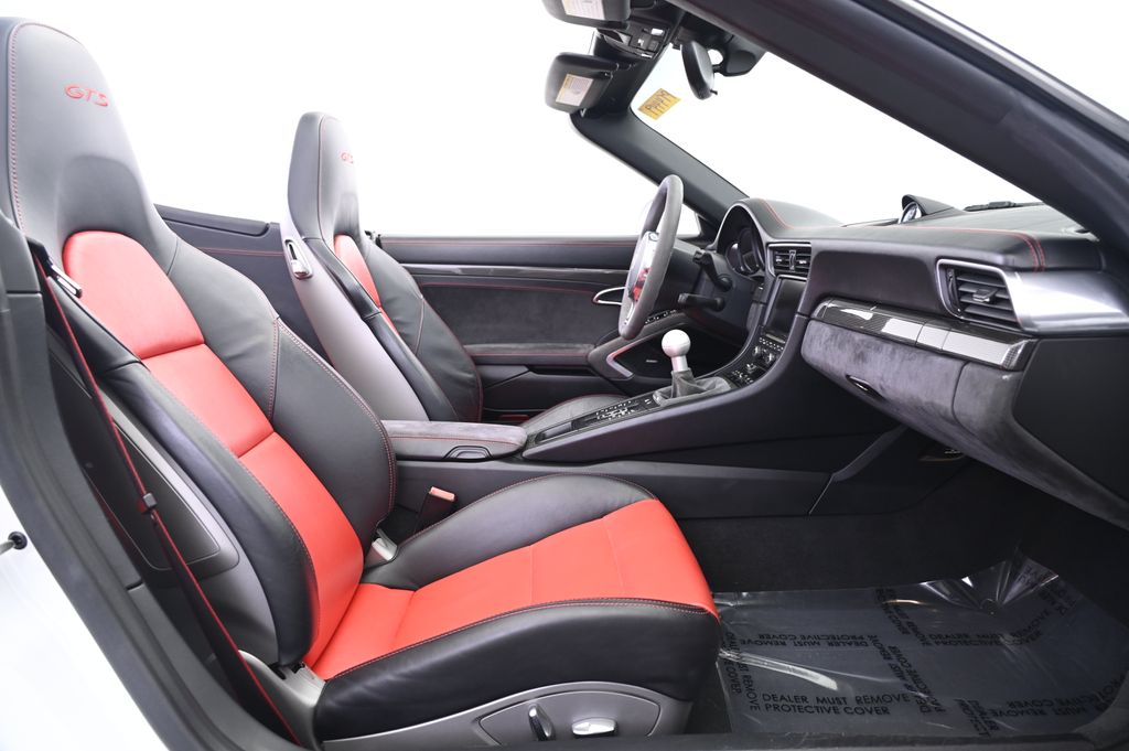 Thumbnail: 2015 Porsche 911 - 22