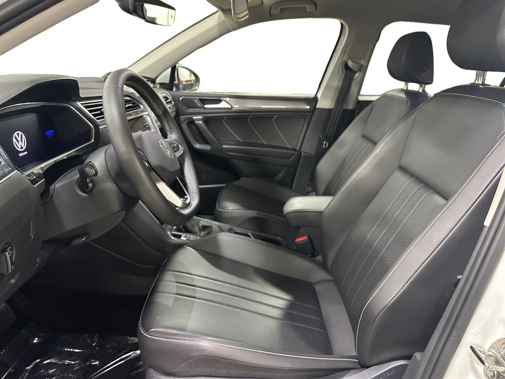 2022 Volkswagen Tiguan 2.0T SE photo