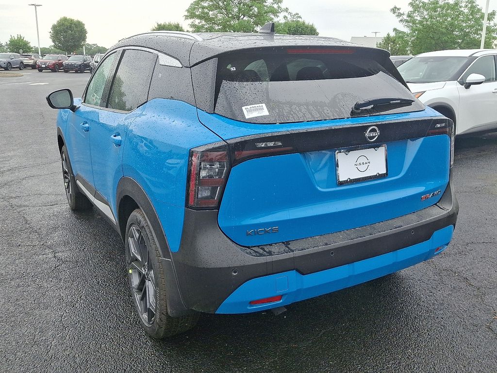 2025 Nissan Kicks SR 3