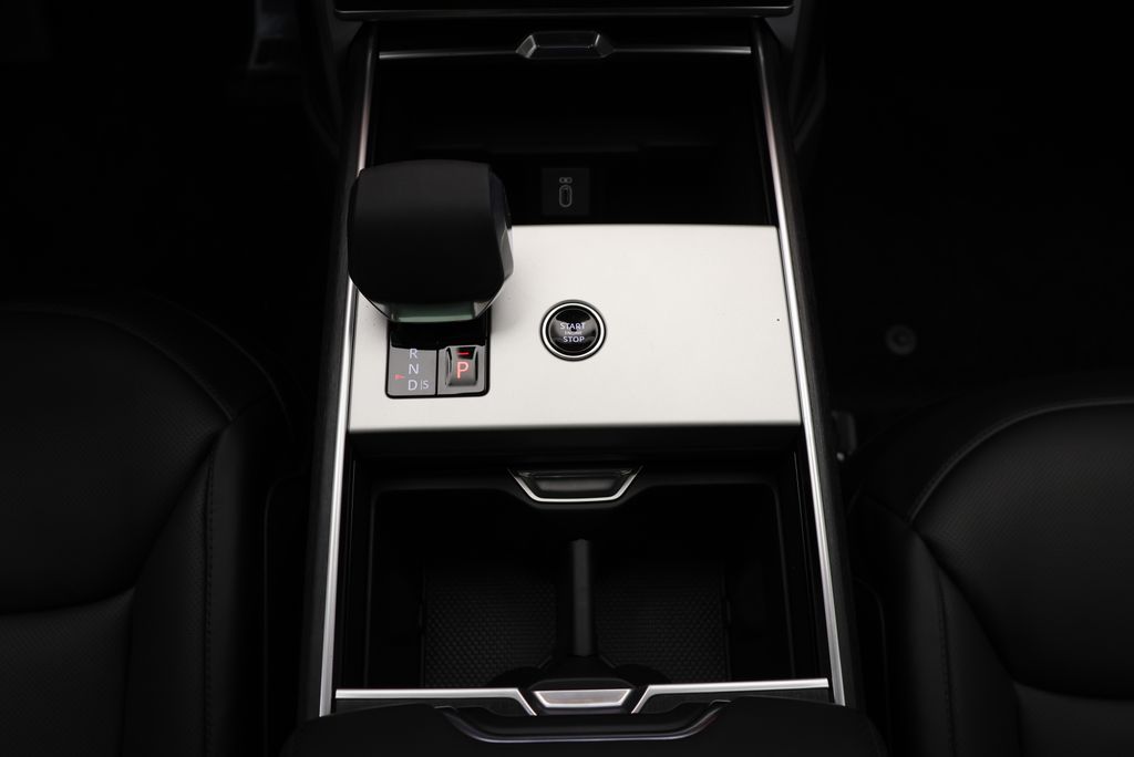 Thumbnail: 2026 Land Rover Range Rover - 21