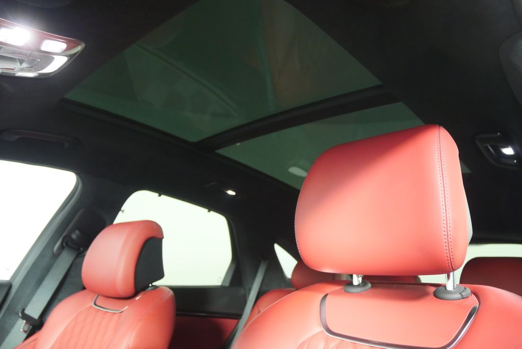 Thumbnail: 2024 Genesis GV70 - 12