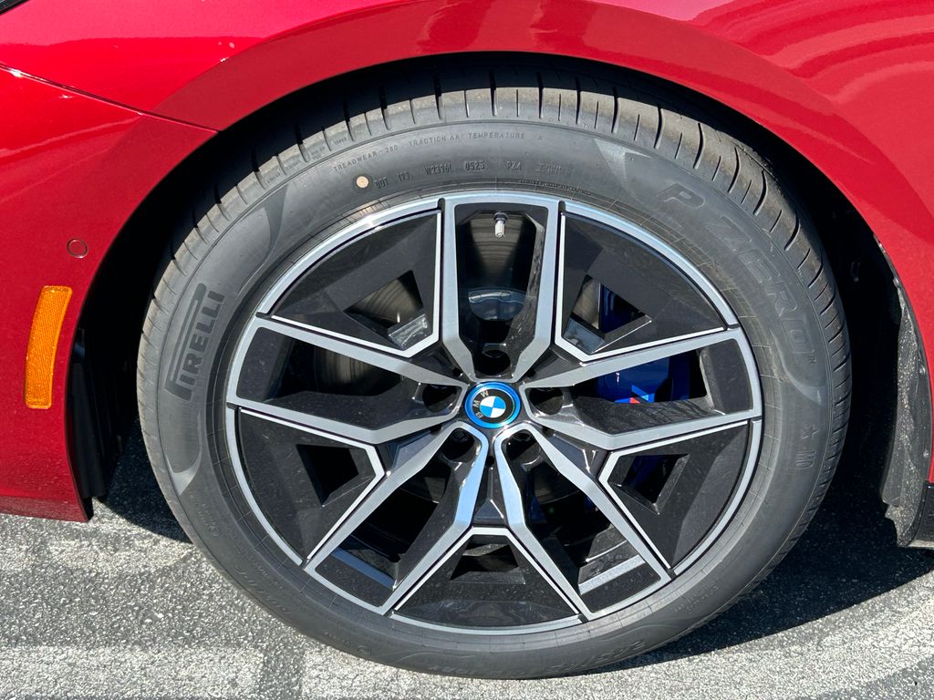 2025 BMW i5 eDrive40 9