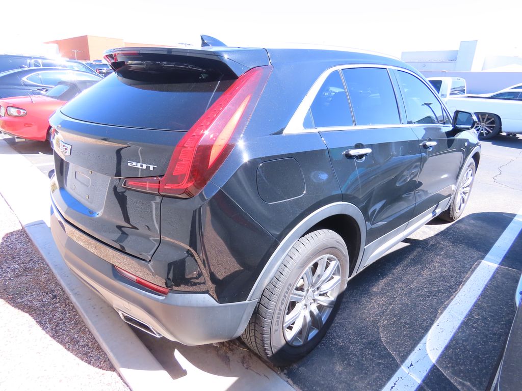 Thumbnail: 2019 Cadillac XT4 - 4