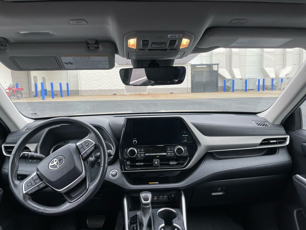 Thumbnail: 2023 Toyota Highlander - 5